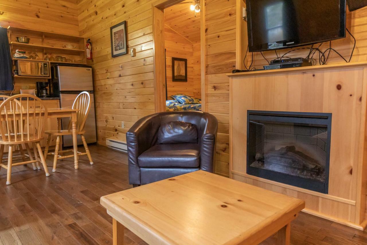 Fairways Cottages Cavendish Extérieur photo