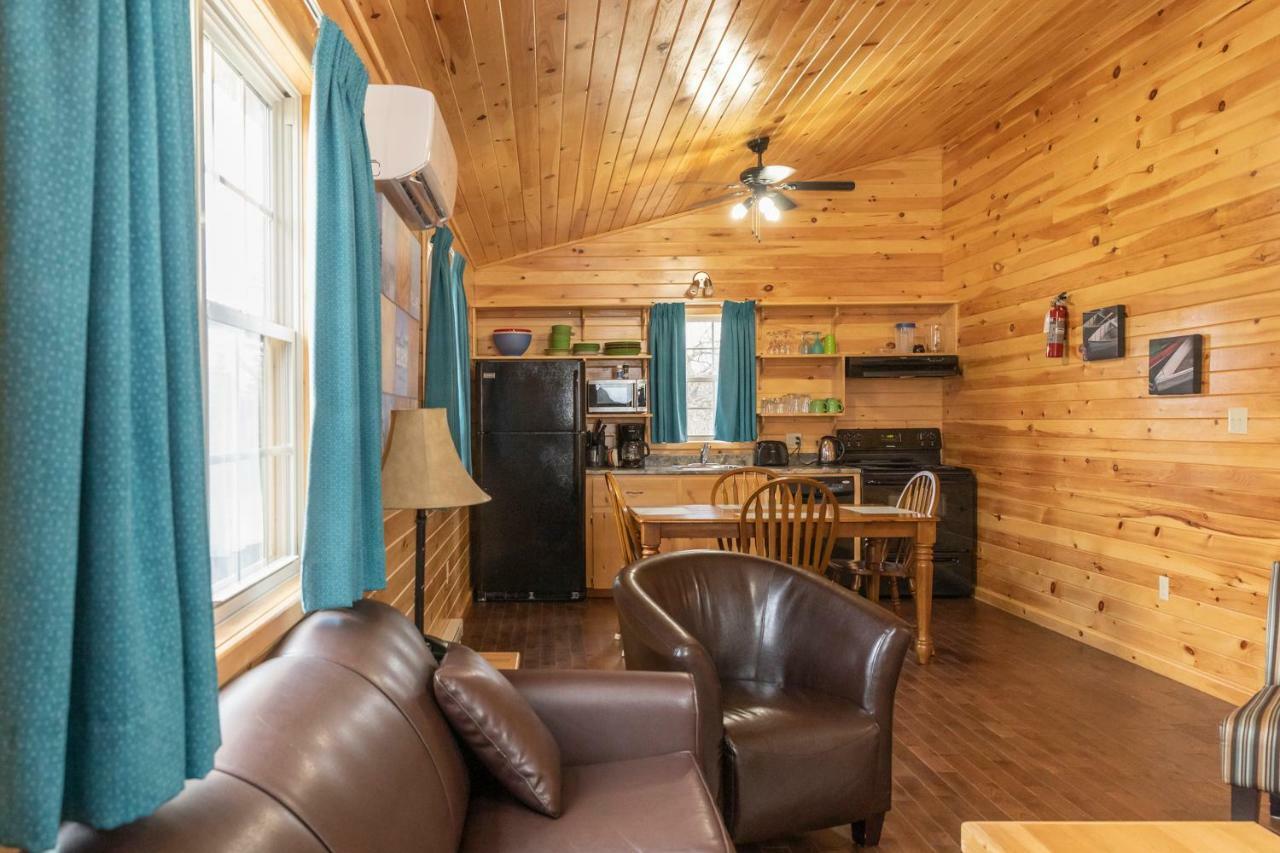Fairways Cottages Cavendish Extérieur photo